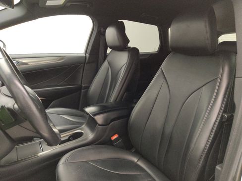 Used 2018 Lincoln MKC Premiere image 17