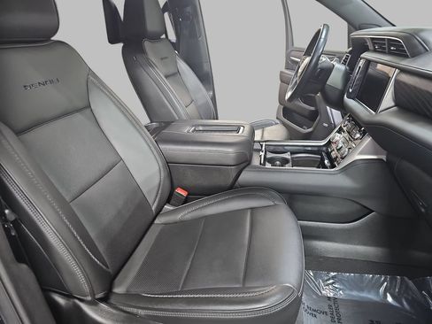 Certified 2024 GMC Yukon XL Denali w/ Advanced Technology Package AWD/4WD image 13