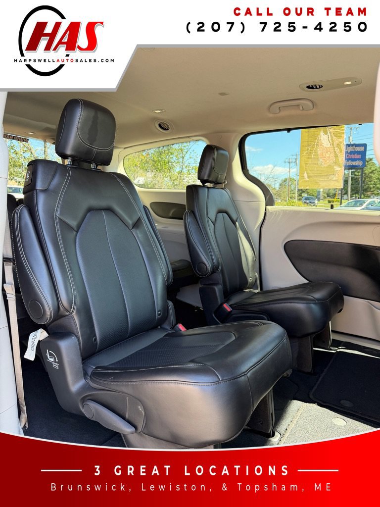 Used 2024 Chrysler Pacifica Touring-L FWD image 13