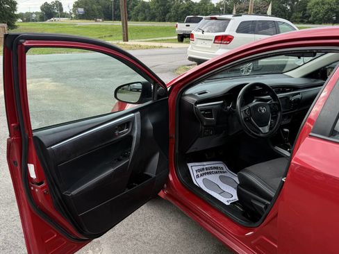Used 2016 Toyota Corolla S FWD image 9
