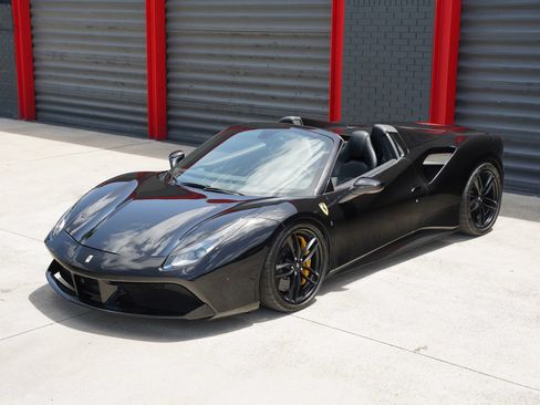 Used 2016 Ferrari 488 Spider RWD image 5