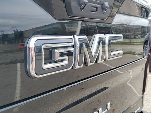 Used 2025 GMC Sierra 2500 Denali Ultimate w/ Snow Plow Prep/Camper Package AWD/4WD image 35
