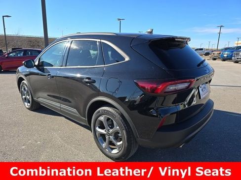 Used 2025 Ford Escape ST-Line image 3
