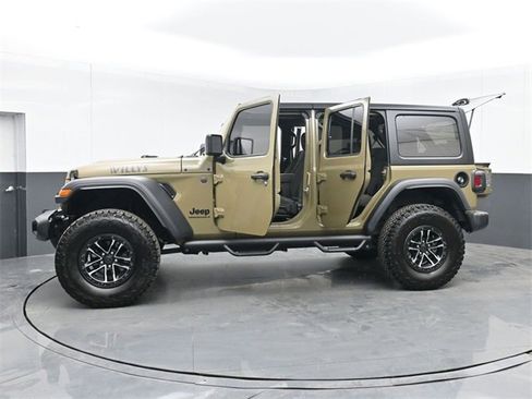 Used 2025 Jeep Wrangler Willys image 51