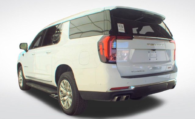 Used 2025 GMC Yukon XL Denali AWD/4WD image 11
