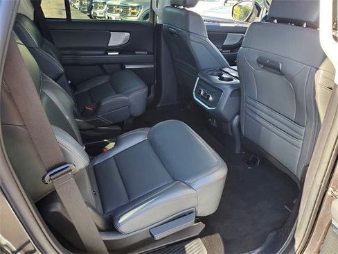 Certified 2025 Ford Expedition Active image 15