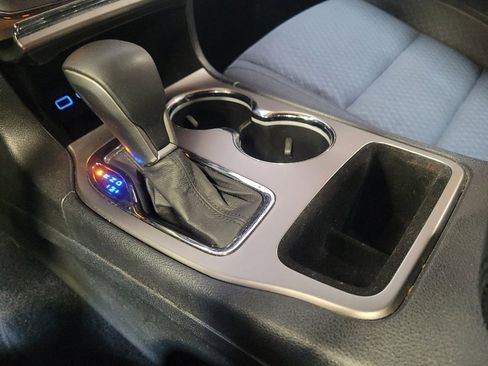 Used 2018 Jeep Grand Cherokee Laredo RWD image 26