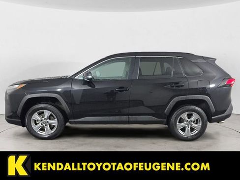 Used 2024 Toyota RAV4 XLE AWD/4WD image 2