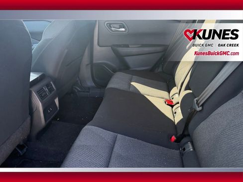 Used 2025 Nissan Rogue SV image 3