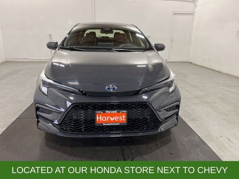 Used 2024 Toyota Corolla SE image 2