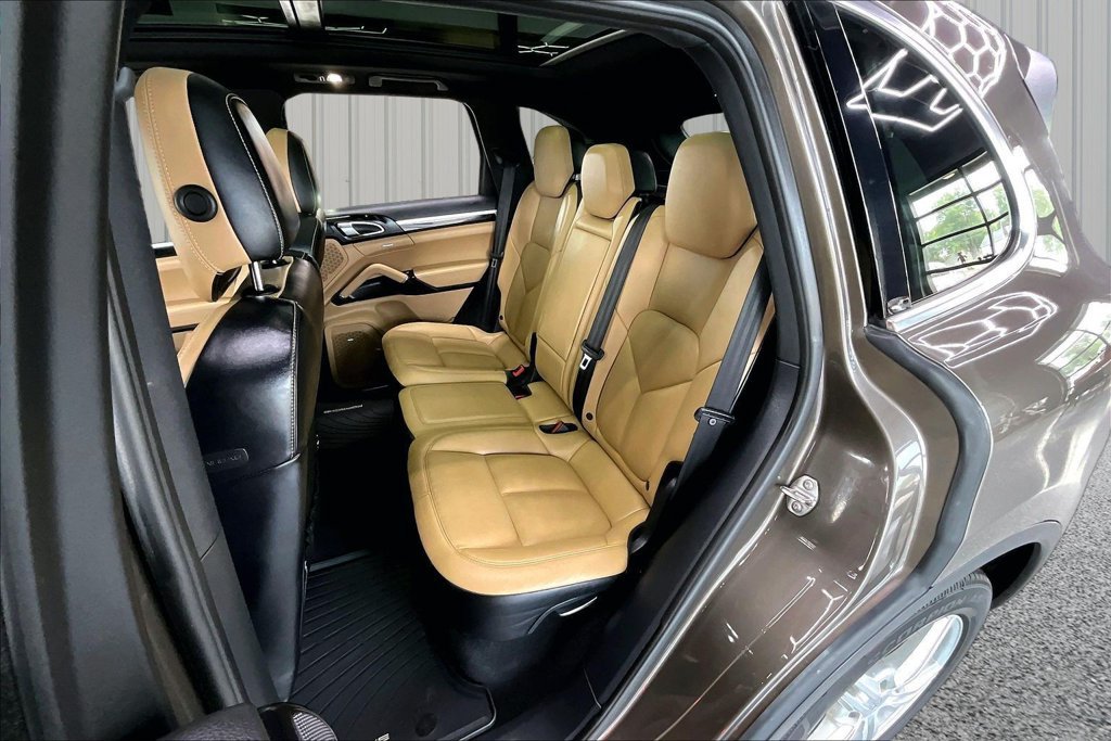 Used 2016 Porsche Cayenne S AWD/4WD image 22