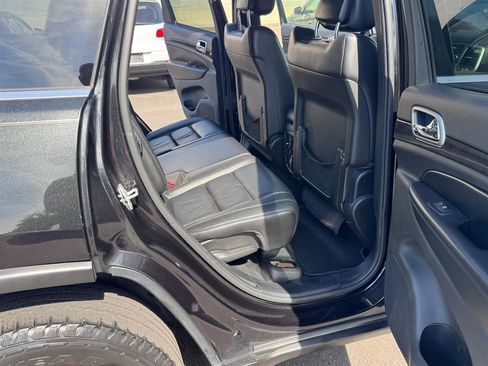Used 2012 Jeep Grand Cherokee Laredo w/ Laredo E Group RWD image 34