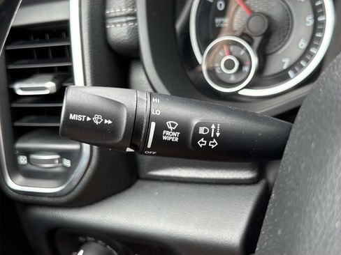 Used 2022 RAM 1500 Laramie AWD/4WD image 16