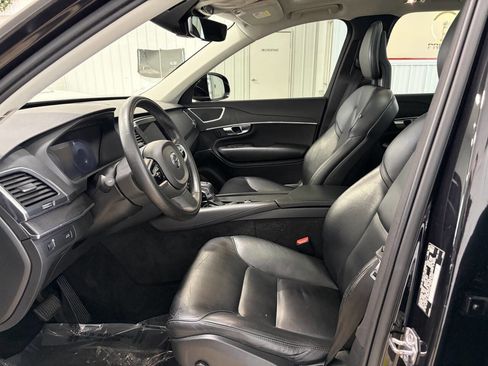 Used 2020 Volvo XC90 T5 Momentum image 8
