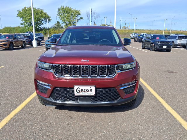Used 2023 Jeep Grand Cherokee Limited w/ Luxury Tech Group II AWD/4WD image 3