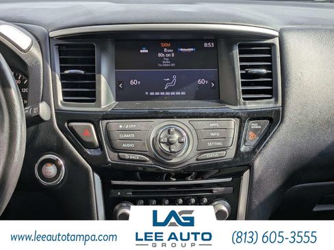 Used 2019 Nissan Pathfinder SV AWD/4WD image 17