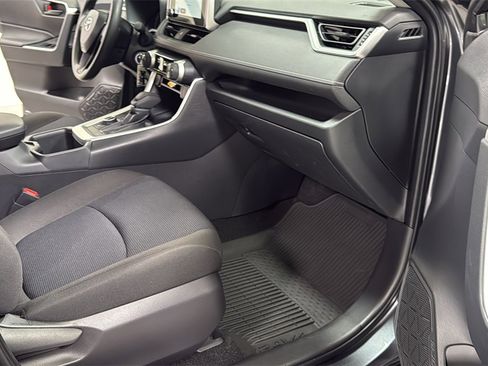 Certified 2025 Toyota RAV4 LE image 18