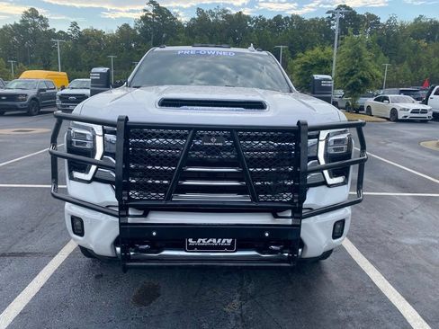 Used 2024 Chevrolet Silverado 2500 High Country w/ High Country Premium Package AWD/4WD image 2