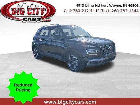 Used 2024 Hyundai Venue SEL image 1