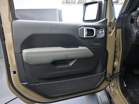 New 2026 Jeep Gladiator Mojave image 15