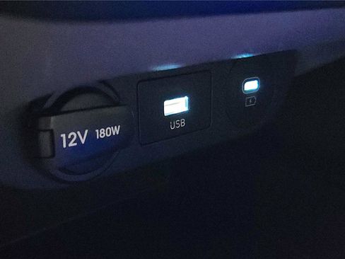 Used 2024 Hyundai Elantra SE image 41