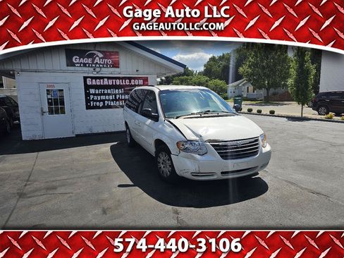 Used 2007 Chrysler Town & Country LX w/ Popular Equipment Group II FWD image 1