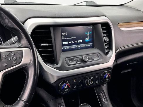 Used 2019 GMC Acadia SLE image 6