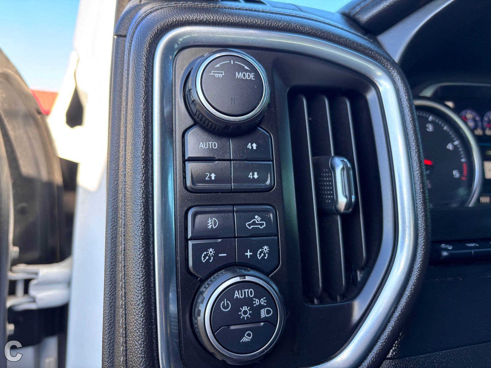 Certified 2020 Chevrolet Silverado 2500 High Country w/ Z71 Off-Road Package AWD/4WD image 21