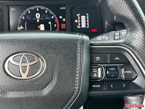 Certified 2025 Toyota 4Runner SR5 AWD/4WD image 24
