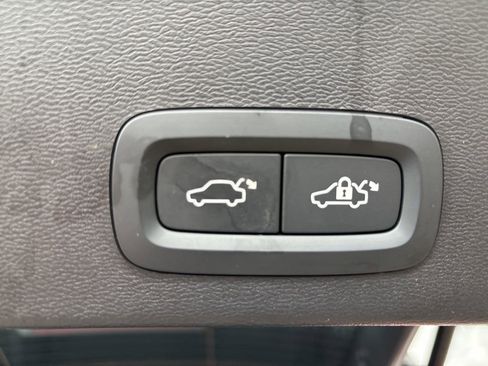 Certified 2023 Volvo XC40 B5 Plus w/ Driver Assist Package image 46