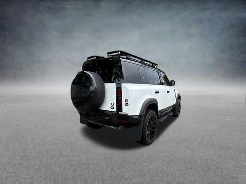 Used 2022 Land Rover Defender 110 S AWD/4WD image 7