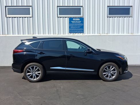 Used 2024 Acura RDX SH-AWD w/ Technology Package image 9