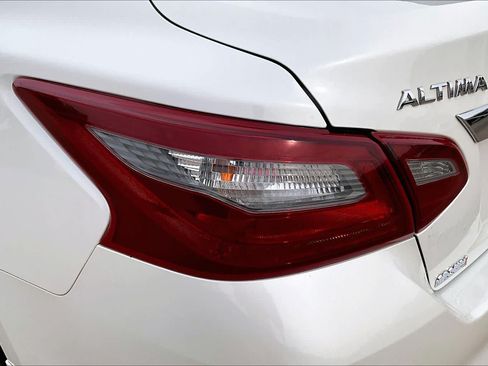 Used 2018 Nissan Altima 3.5 SL FWD image 28