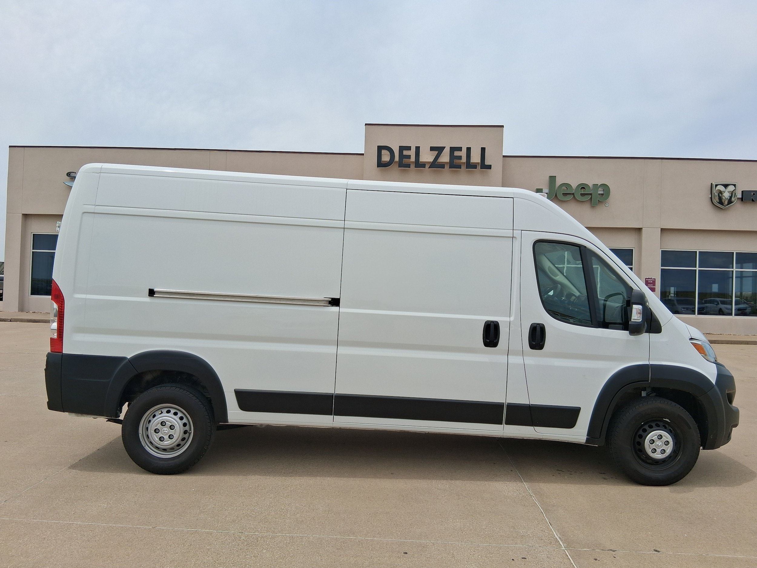 Used 2025 RAM ProMaster 2500 w/ Convenience Group FWD image 1