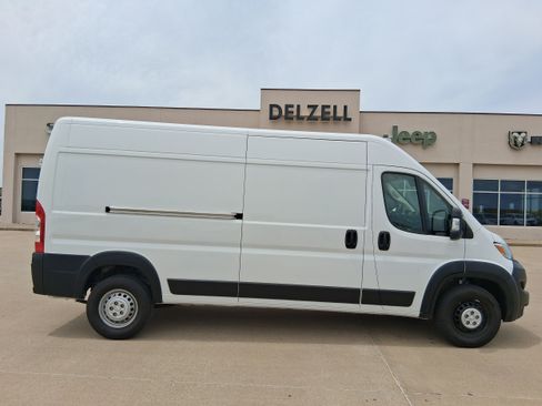 Used 2025 RAM ProMaster 2500 w/ Convenience Group FWD image 1