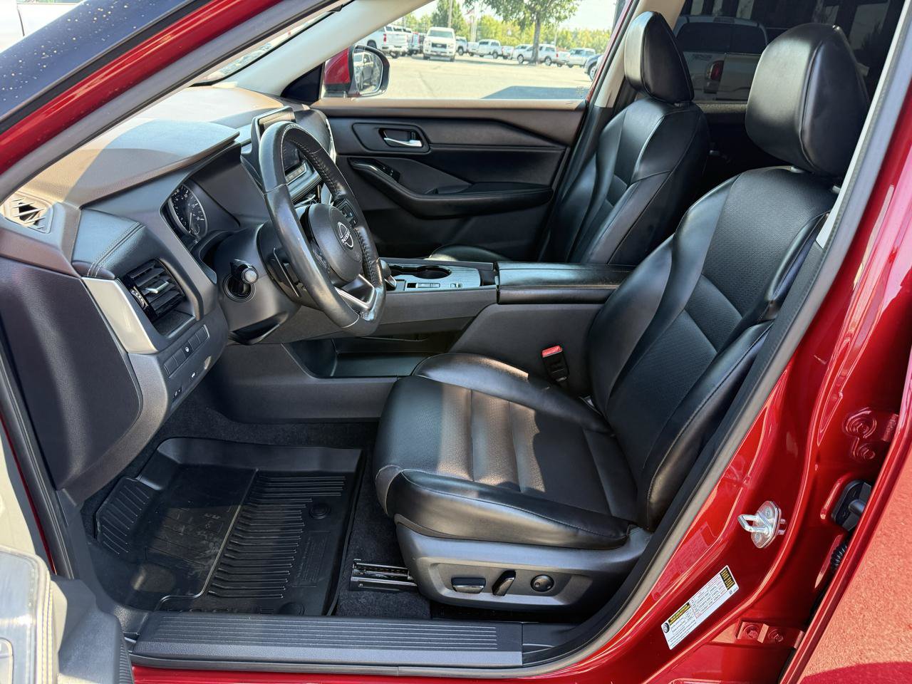 Used 2022 Nissan Rogue SV w/ SV Premium Package FWD image 11