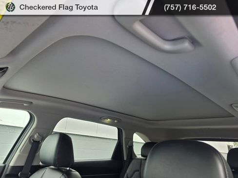Used 2022 Kia Sorento S w/ Panoramic Sunroof Package AWD/4WD image 15