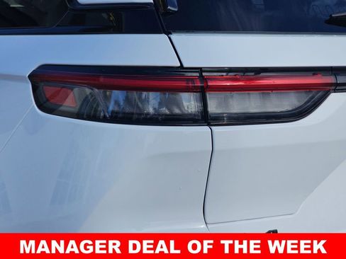 Used 2023 Jeep Grand Cherokee Limited w/ Luxury Tech Group II image 42