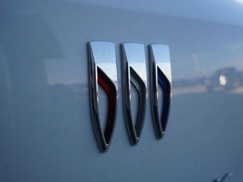 Used 2024 Buick Encore GX Sport Touring image 5