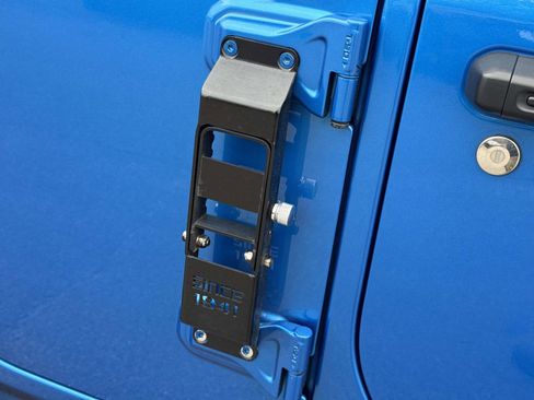 Used 2024 Jeep Wrangler Unlimited Sahara w/ Safety Group image 8