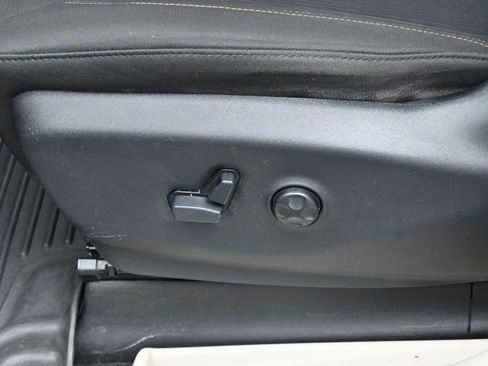 Used 2017 Chrysler Pacifica Touring FWD image 14