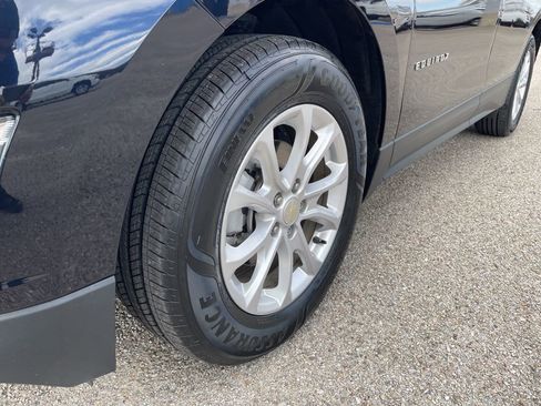 Used 2021 Chevrolet Equinox LS w/ LS Convenience Package image 9