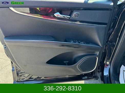 Certified 2023 Lincoln Nautilus AWD w/ Premium Package image 10