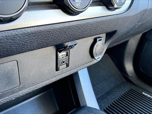 Used 2019 Toyota Tacoma SR w/ SR Convenience Package image 29