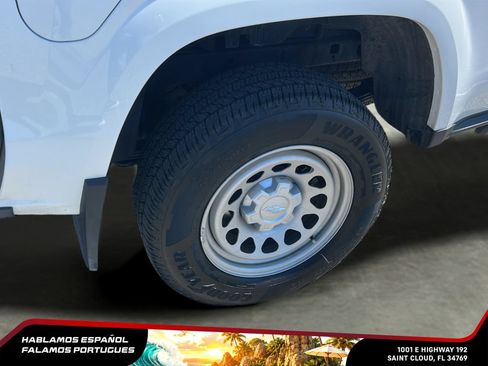 Used 2025 Chevrolet Colorado W/T RWD image 28
