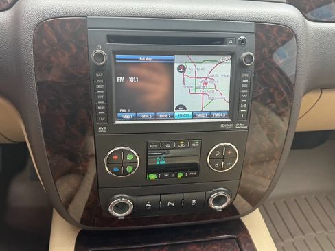Used 2013 GMC Yukon XL Denali RWD image 17