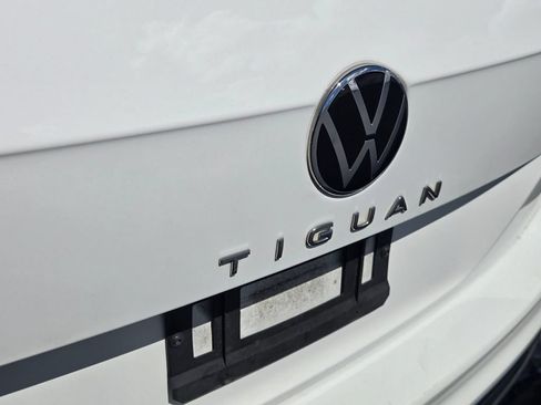 Used 2022 Volkswagen Tiguan S AWD/4WD image 11