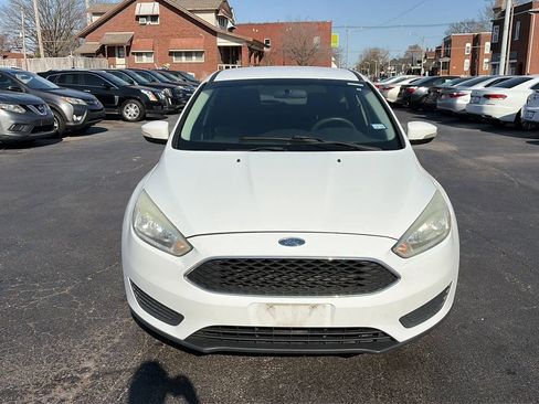 Used 2017 Ford Focus SE image 2