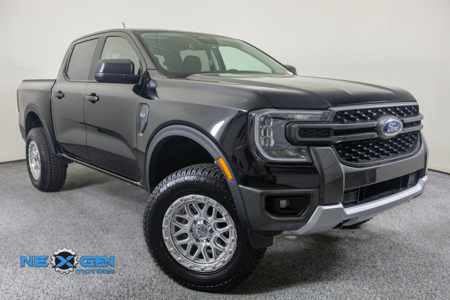 Used 2025 Ford Ranger XLT w/ FX4 Off-Road Package AWD/4WD image 1
