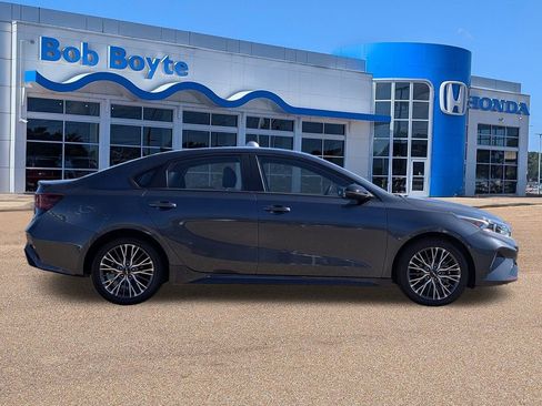 Used 2023 Kia Forte GT-Line image 6